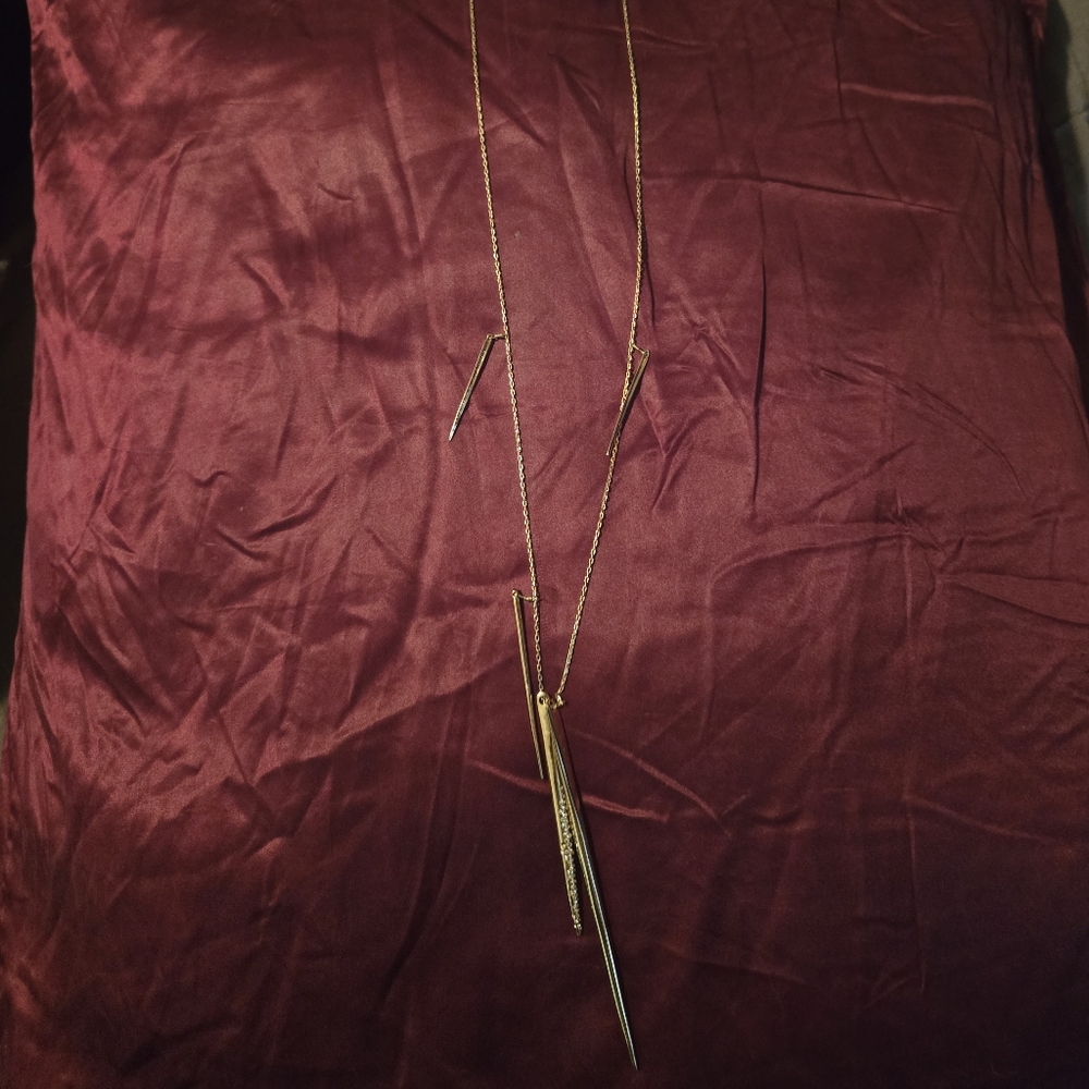 Elegant Gold Necklace